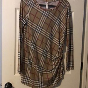 Long sleeve plaid top